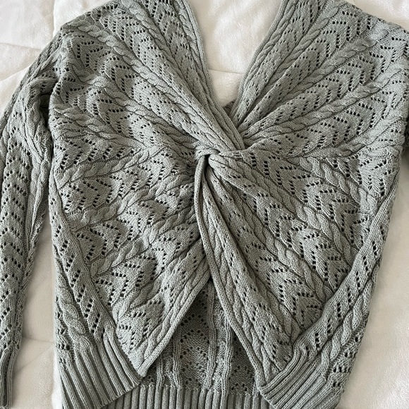 Twisted Open Back Sweater - Picture 4 of 6